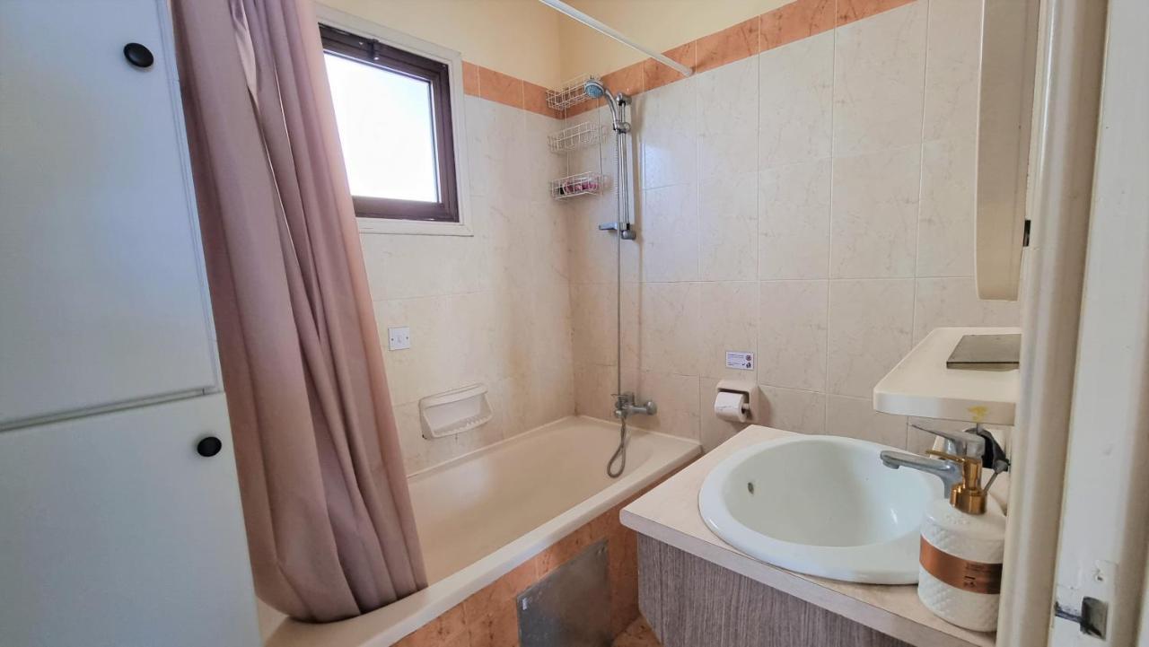 Comfy Rooms In A Shared Apartment Near Salt Lake With Internet And Netflix Larnaca Eksteriør billede